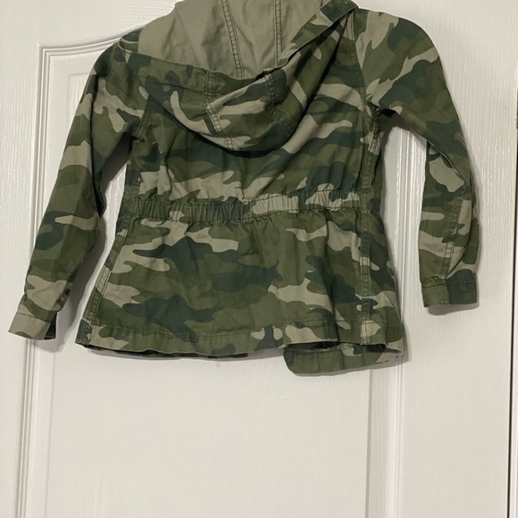 Old Navy Camouflage Jacket Girls Size 6-7 - Picture 2 of 2